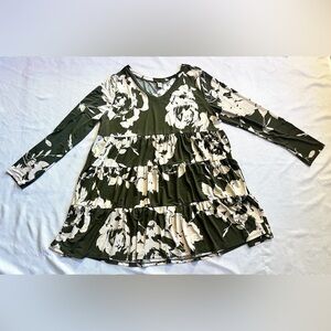 Sew in Love Floral Green and Cream Women's Tiered Dress Size 3X
